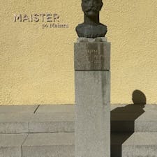 zavrh-doprsni-kip-rudolfa-maistra